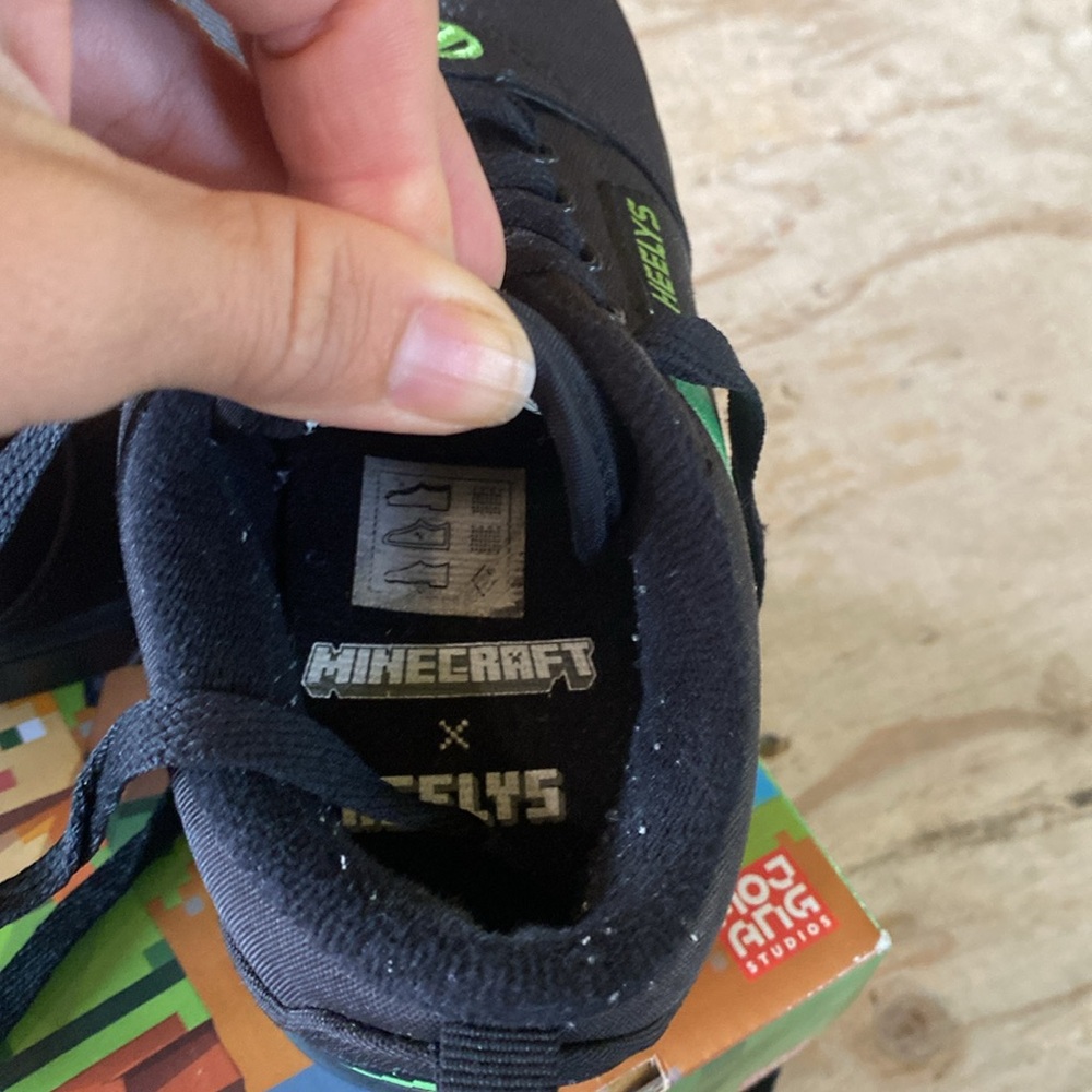 Minecraft Heelys - Picture 2 of 4